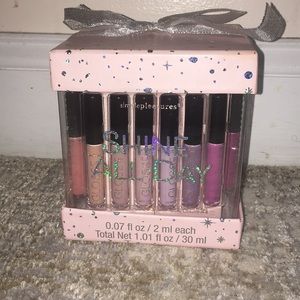 Shine All Day (15 Piece Lip Gloss)